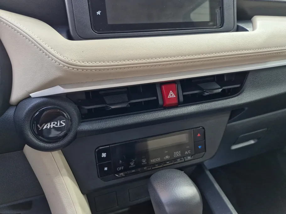 2023 Toyota Yaris  Y 