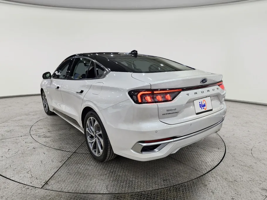 2022 Ford Taurus Titanium 