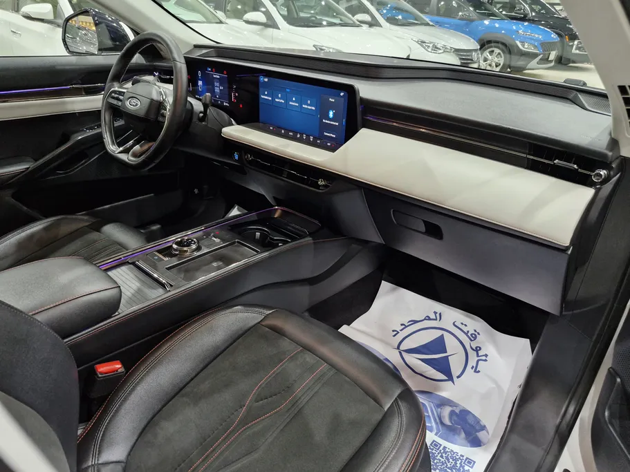 2022 Ford Taurus Titanium 