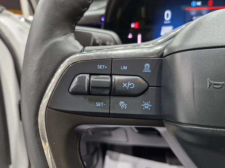 2022 Ford Taurus Titanium 