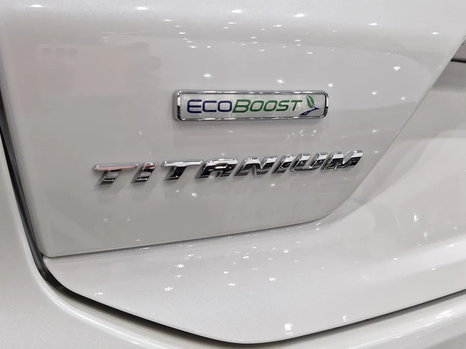 2022 Ford Taurus Titanium 