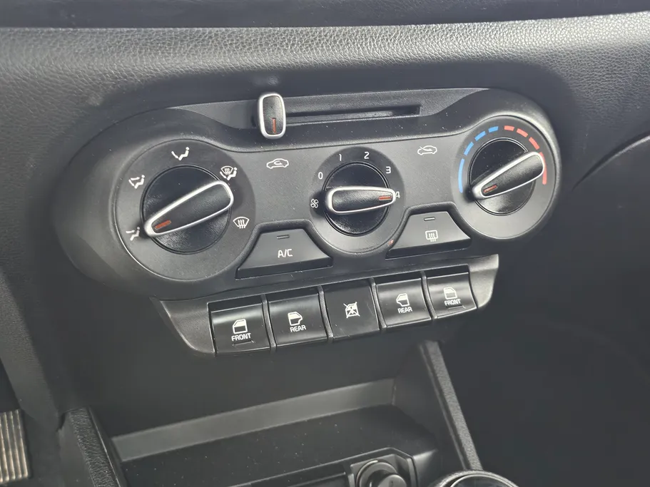 2022 Kia Pegas GL 