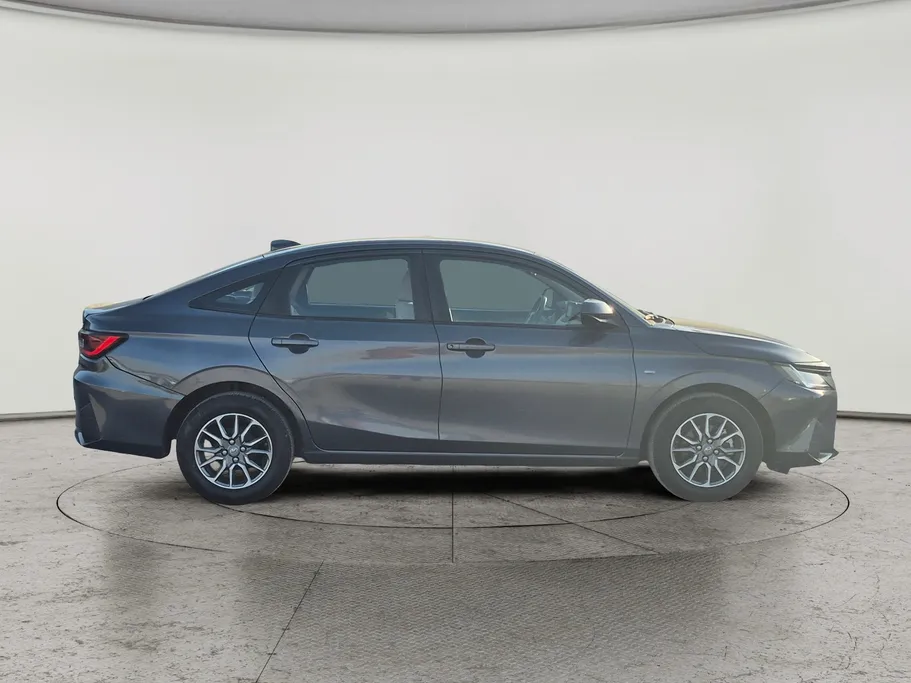 2024 Toyota Yaris  Y 