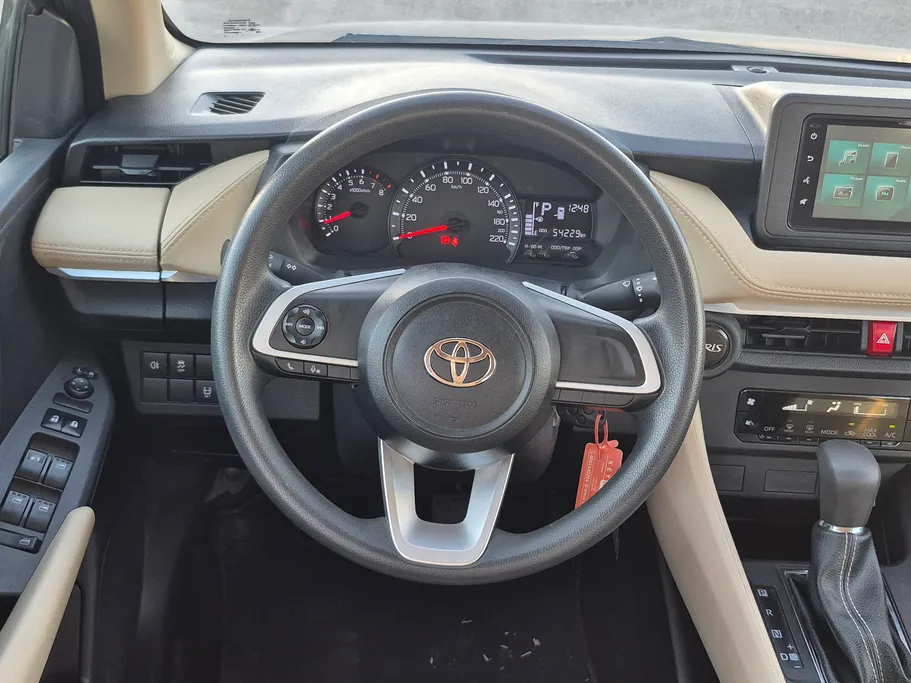 2024 Toyota Yaris  Y 