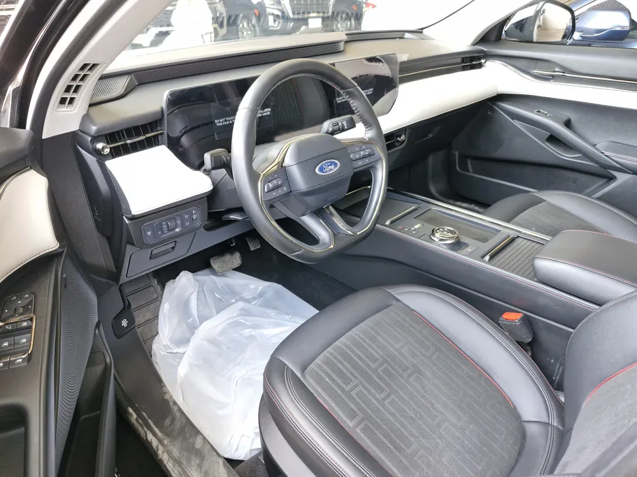 2023 Ford Taurus Trend 