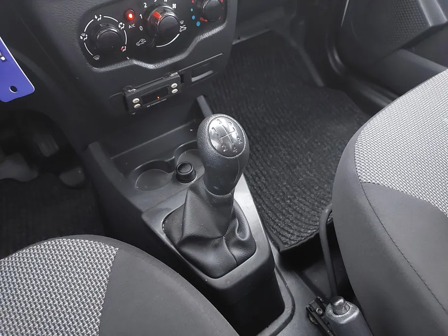 2021 Renault Docker Van بضاعة 