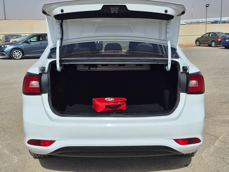 ام جي 5 STD 2024 