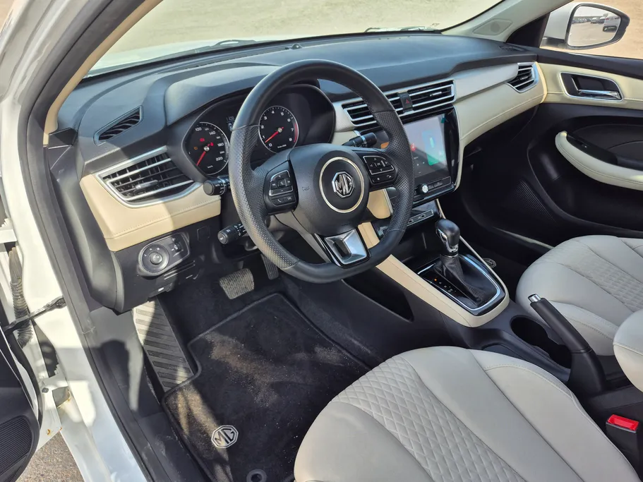 ام جي 5 STD 2024 