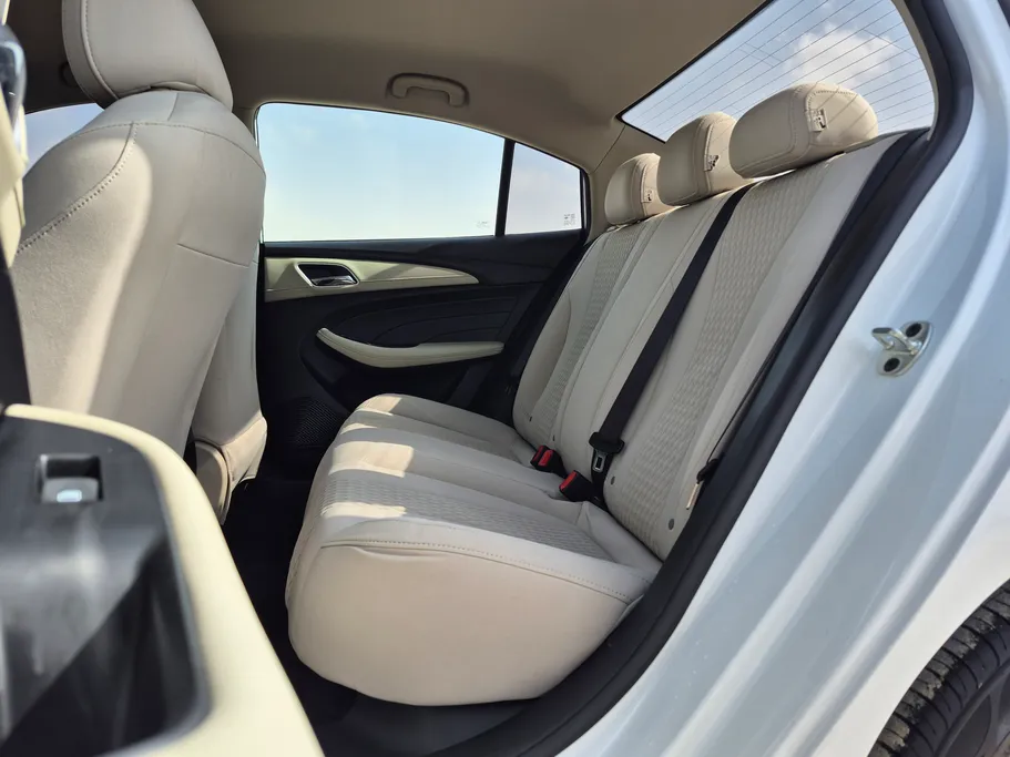 ام جي 5 STD 2024 