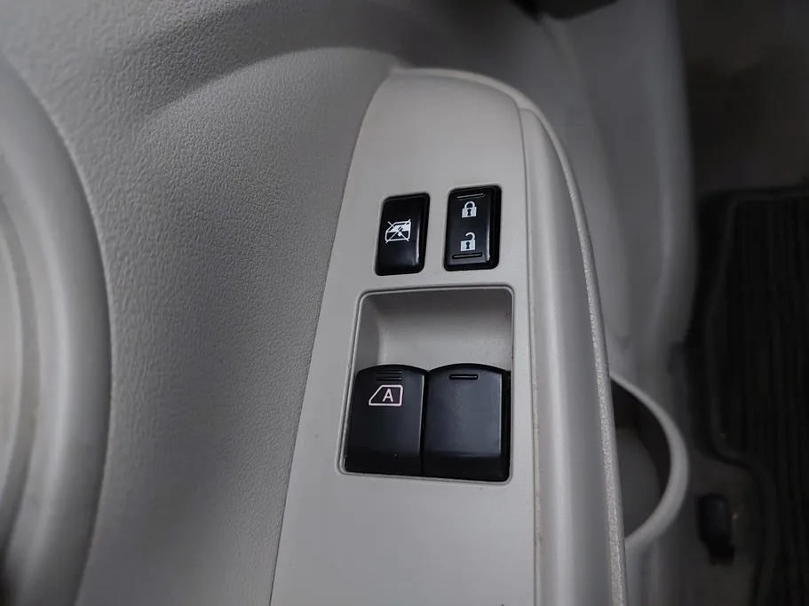 2021 Nissan Sunny SV 