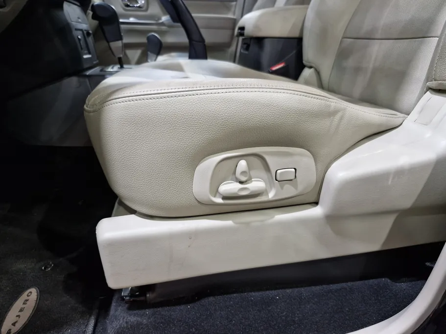 ميتسوبيشي باجيرو GLS 4Doors 2022 