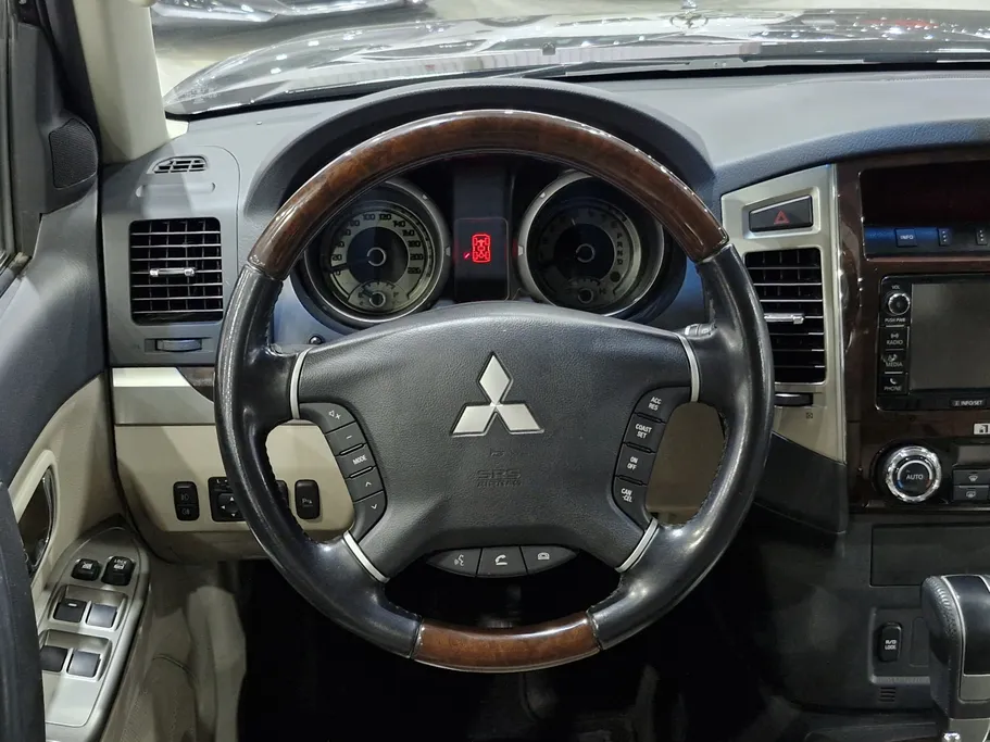 ميتسوبيشي باجيرو GLS 4Doors 2022 