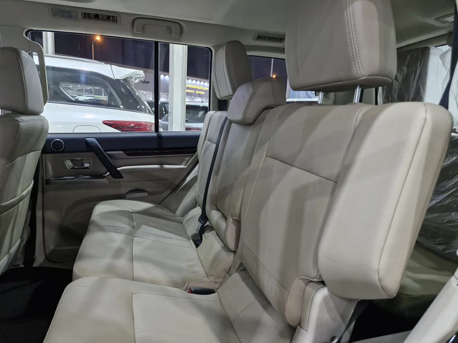 ميتسوبيشي باجيرو GLS 4Doors 2022 