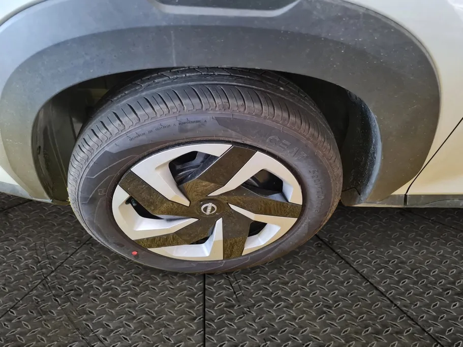 نيسان ماجنايت S 2025 