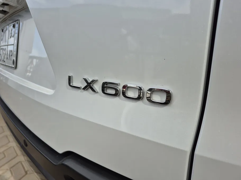 2024 Lexus LX 600 BB Elite 