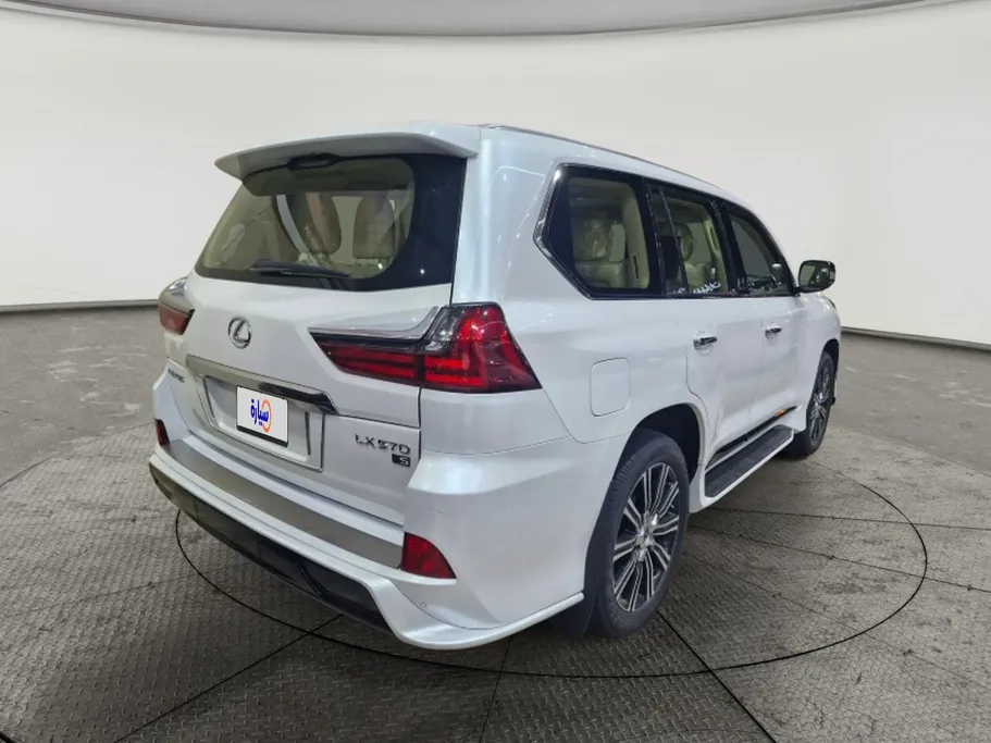 لكزس LX 570 S 2021 