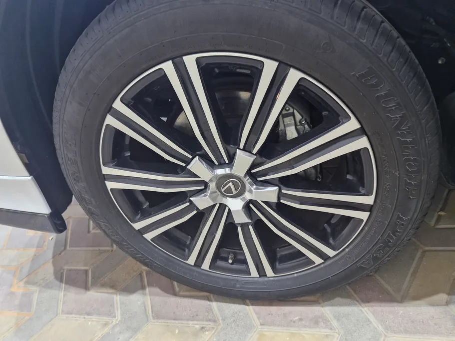 لكزس LX 570 S 2021 