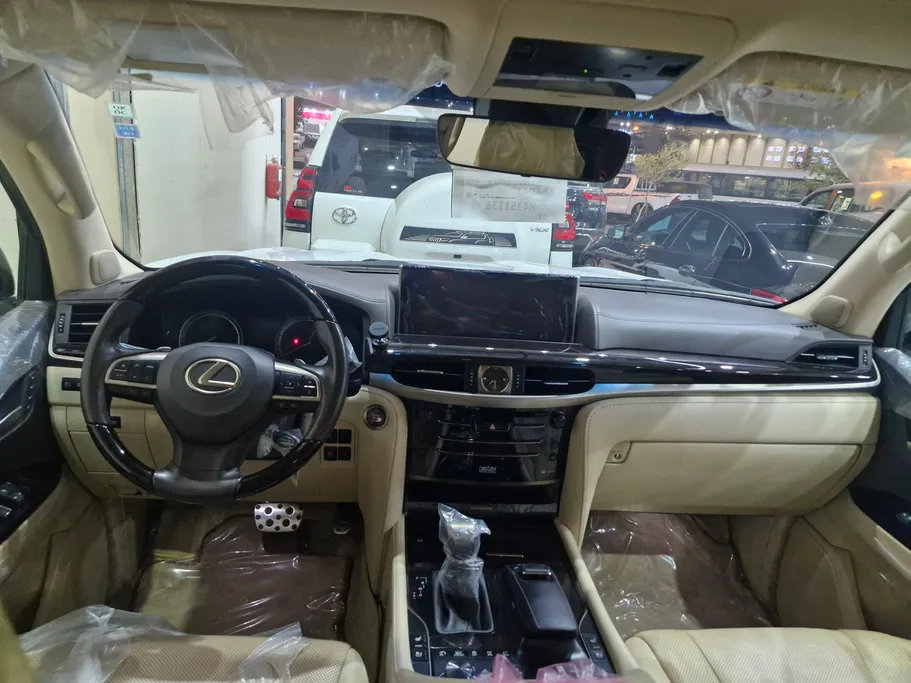 لكزس LX 570 S 2021 