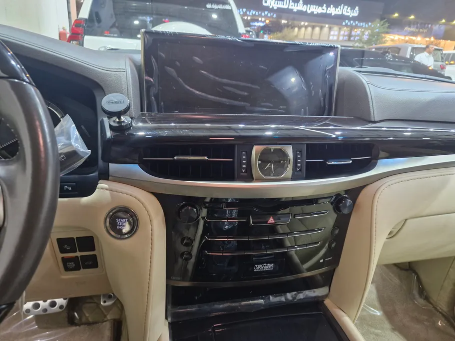 لكزس LX 570 S 2021 