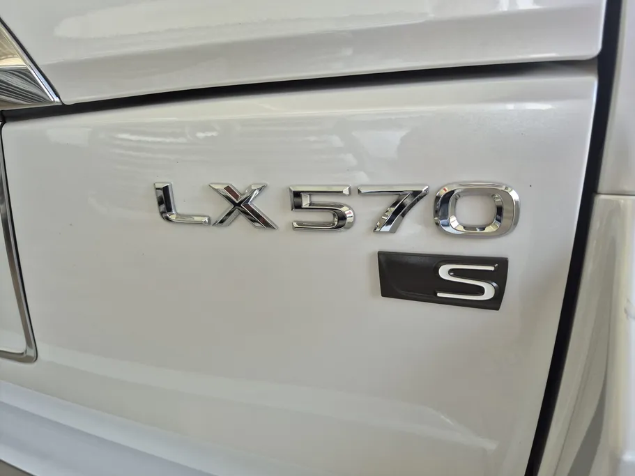 2021 Lexus LX 570 S 