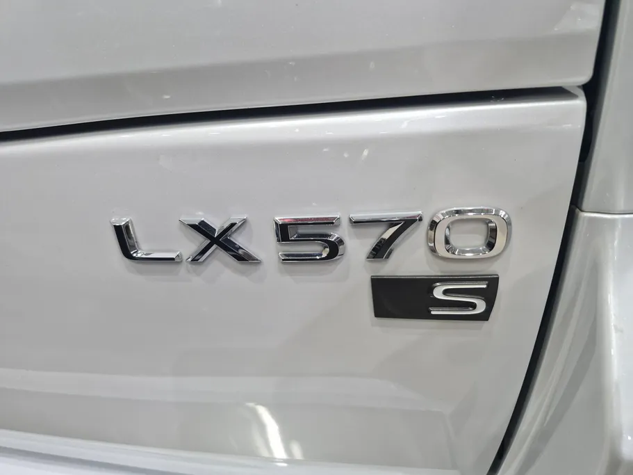 لكزس LX 570 S 2021 