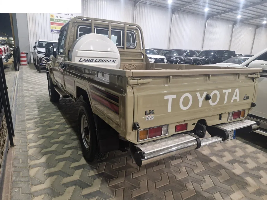 2024 Toyota Land Cruiser Pickup LX 