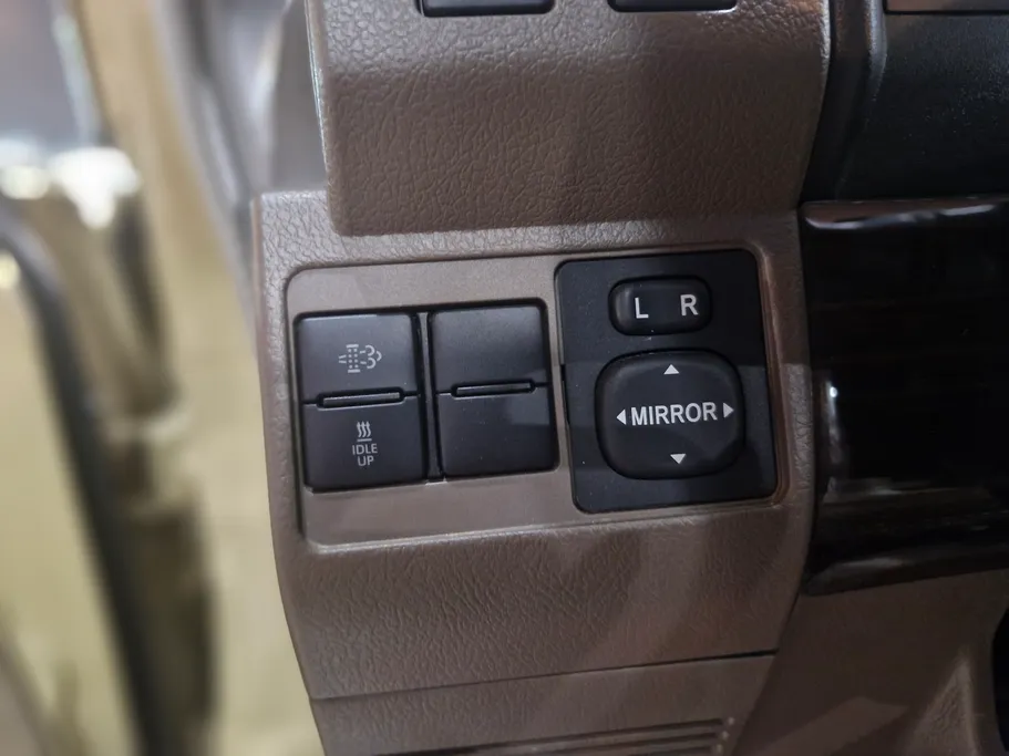 2024 Toyota Land Cruiser Pickup LX 