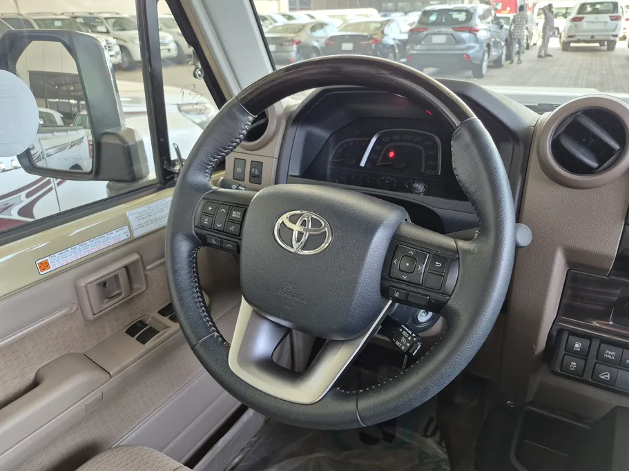 تويوتا شاص LX 2024 