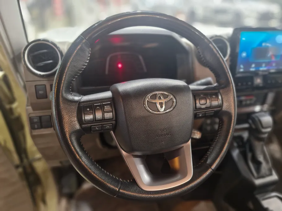 2024 Toyota Land Cruiser Pickup LX 