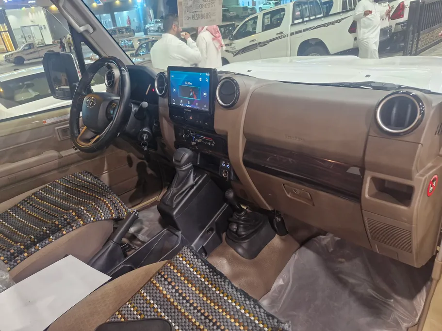 2024 Toyota Land Cruiser Pickup LX 