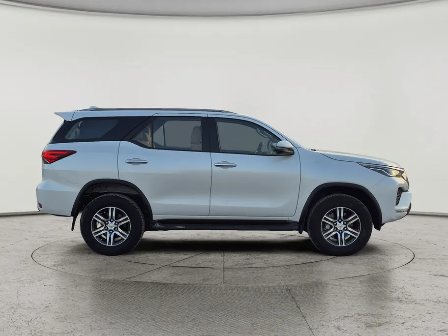 2023 Toyota Fortuner VX 