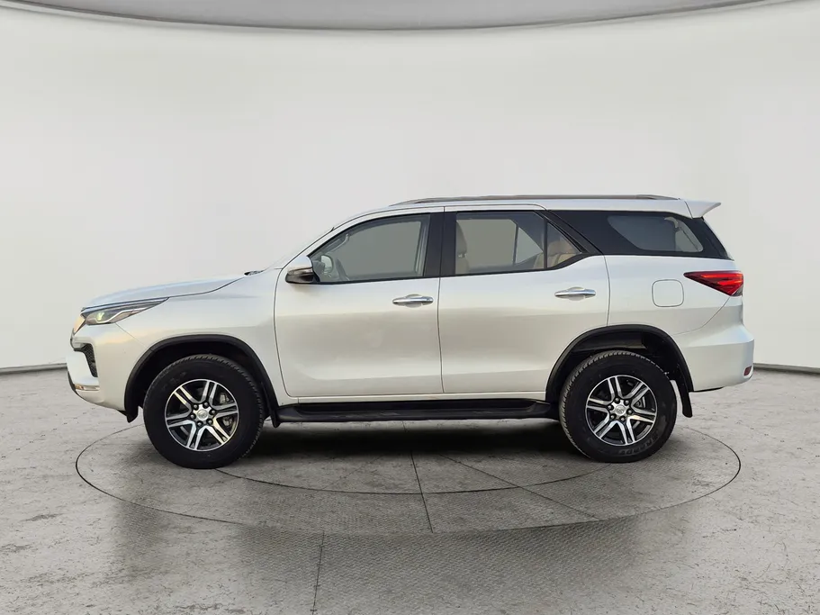 2023 Toyota Fortuner VX 
