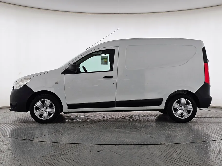 2020 Renault Docker Van بضاعة 