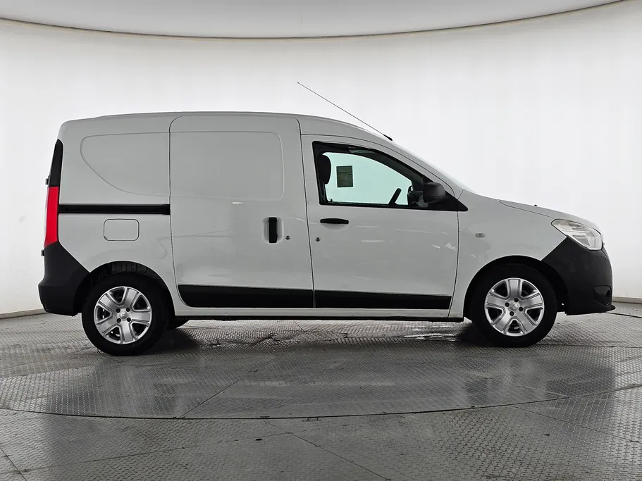 2020 Renault Docker Van بضاعة 