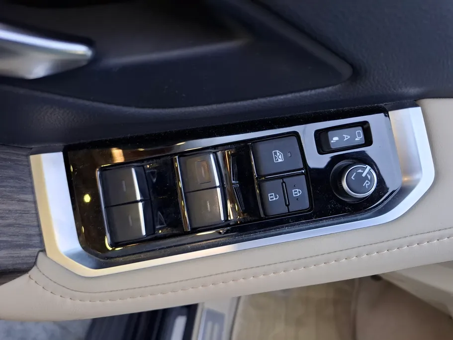 2024 Toyota Land Cruiser VXR 
