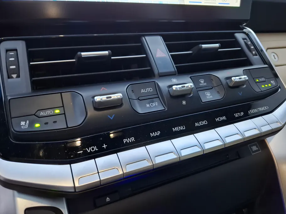 2024 Toyota Land Cruiser VXR 