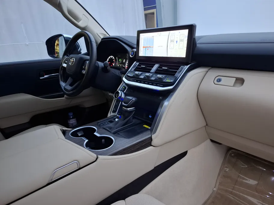 2024 Toyota Land Cruiser VXR 