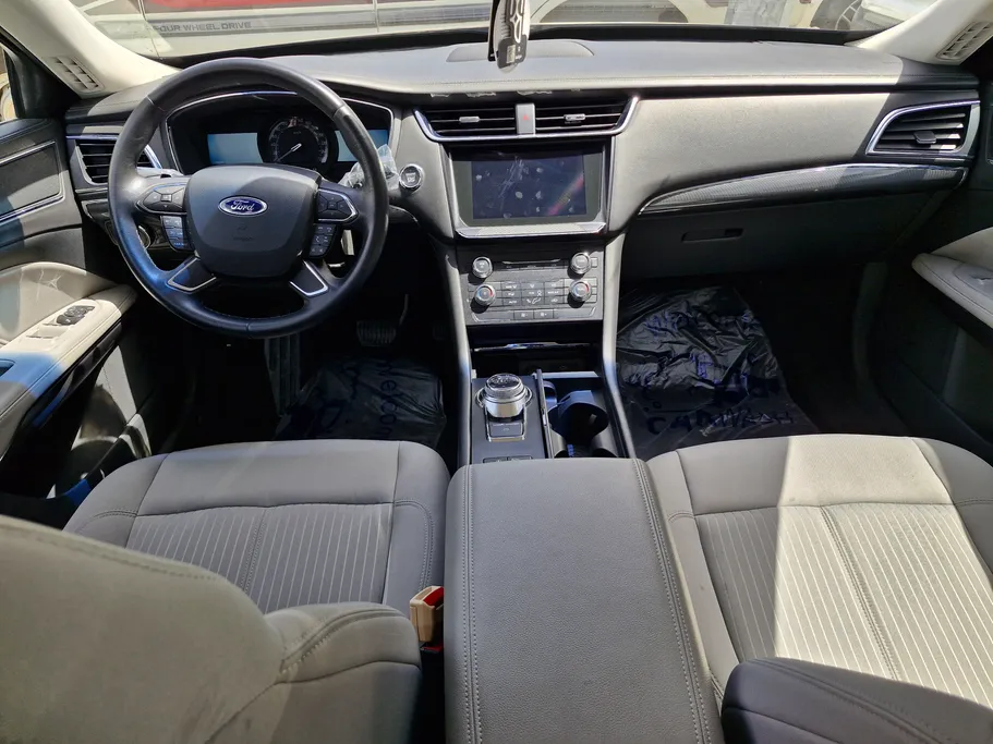 2022 Ford Taurus Ambiente 