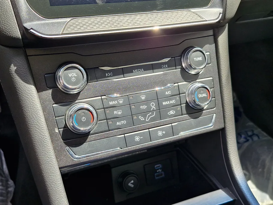 2022 Ford Taurus Ambiente 