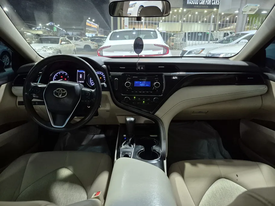 2019 Toyota Camry  LE 