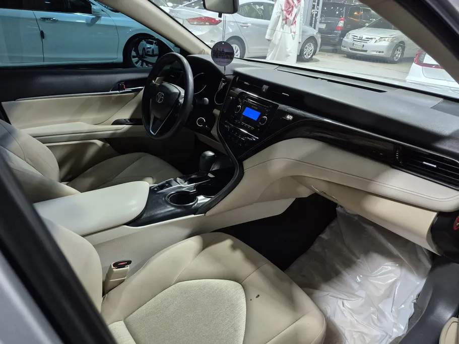 2019 Toyota Camry  LE 