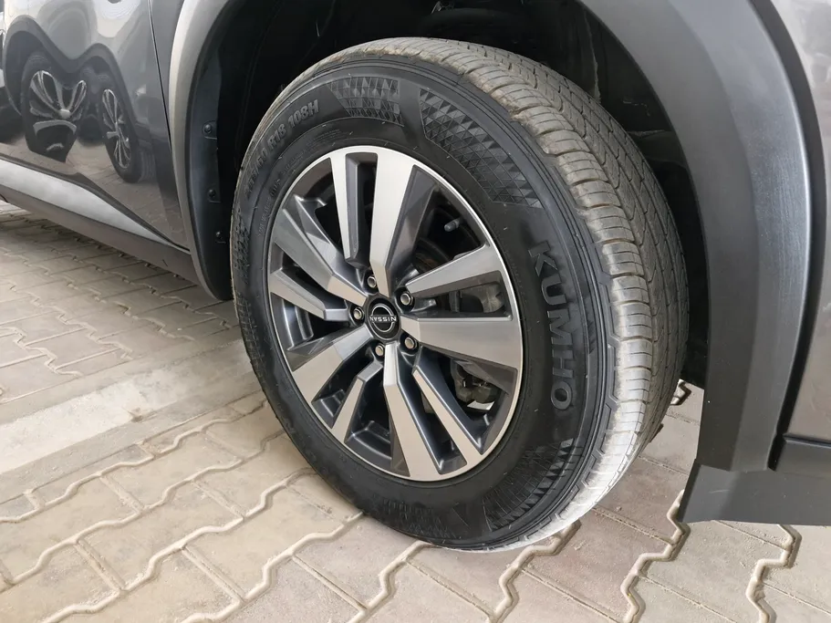2023 Nissan Pathfinder S 