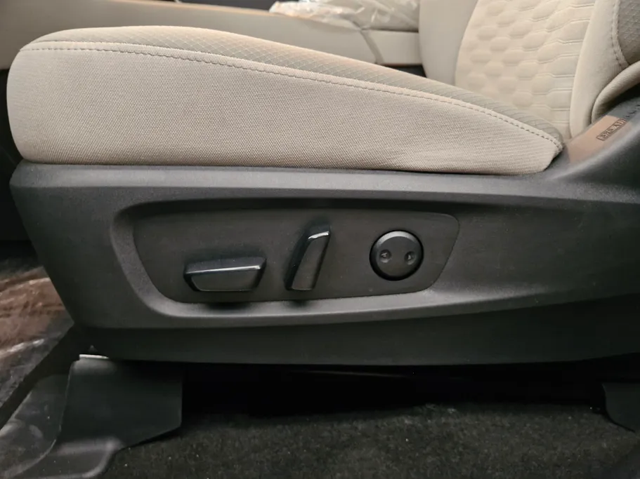 2023 Nissan Pathfinder S 