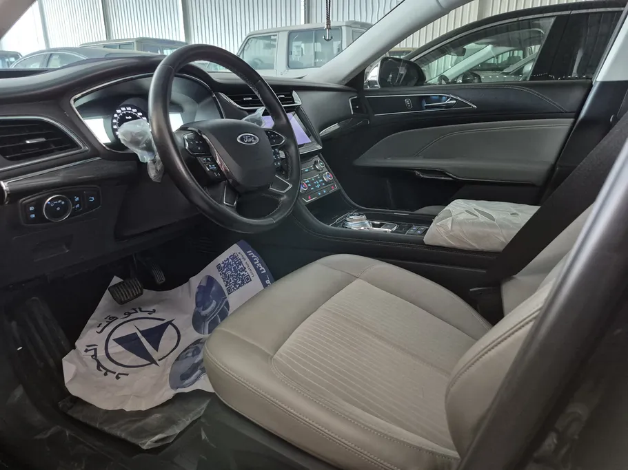 2022 Ford Taurus Trend 