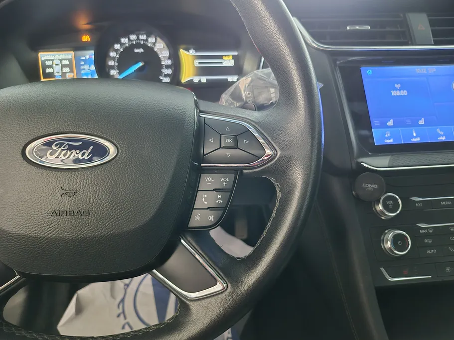 2022 Ford Taurus Trend 