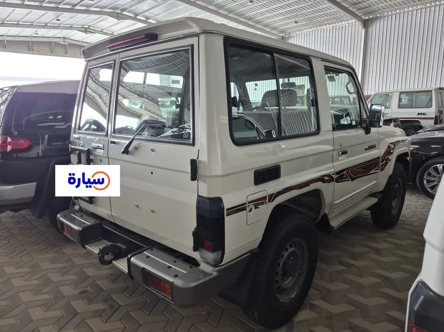 تويوتا ربع SDLX WINCH 3DR 2021 