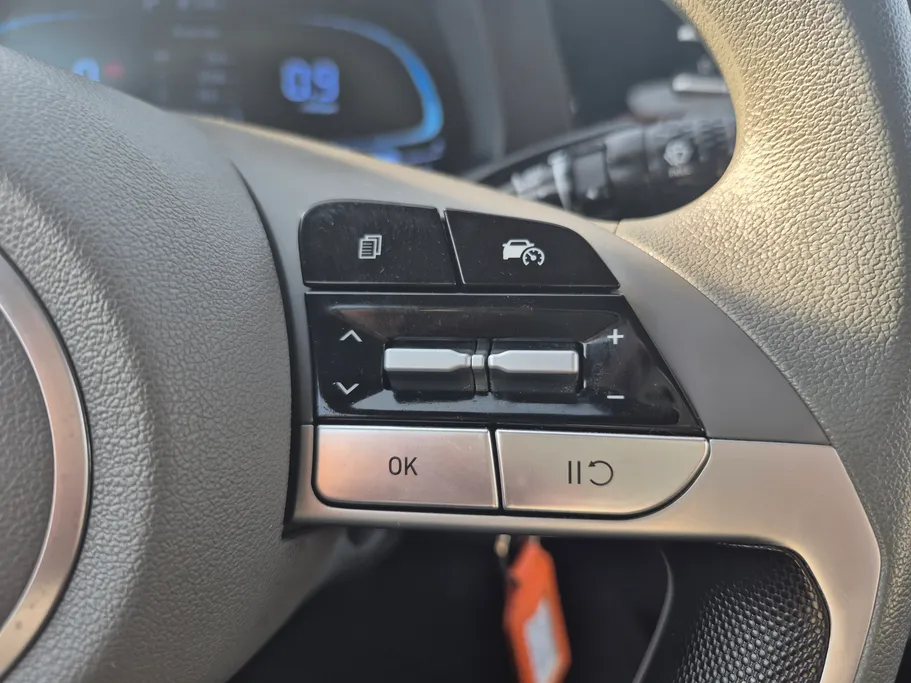2024 Hyundai Elantra Smart 