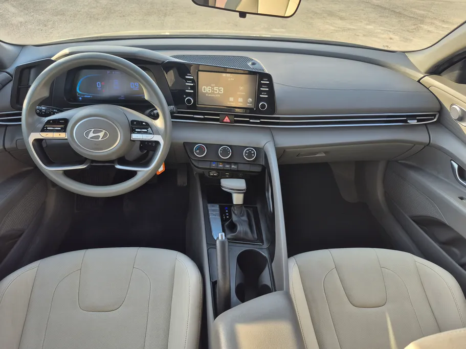 2024 Hyundai Elantra Smart 