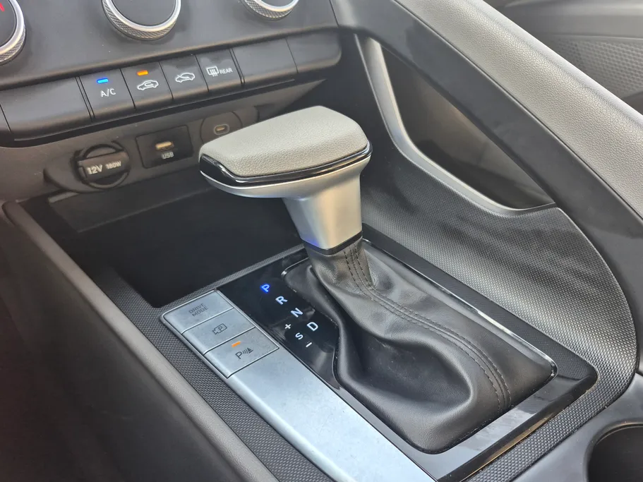 2024 Hyundai Elantra Smart 