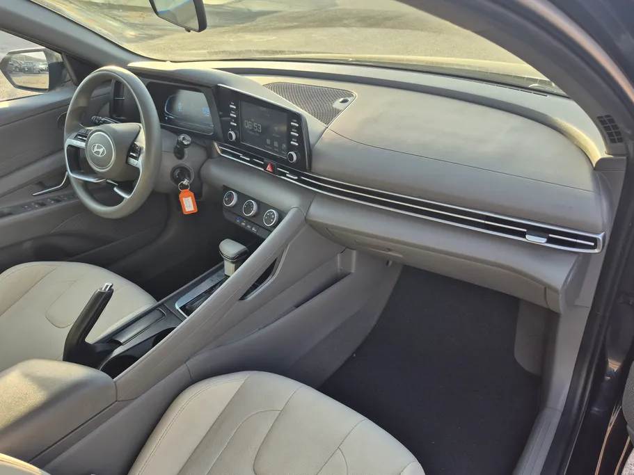 2024 Hyundai Elantra Smart 